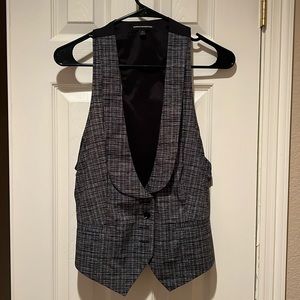 Gray vest four buttons